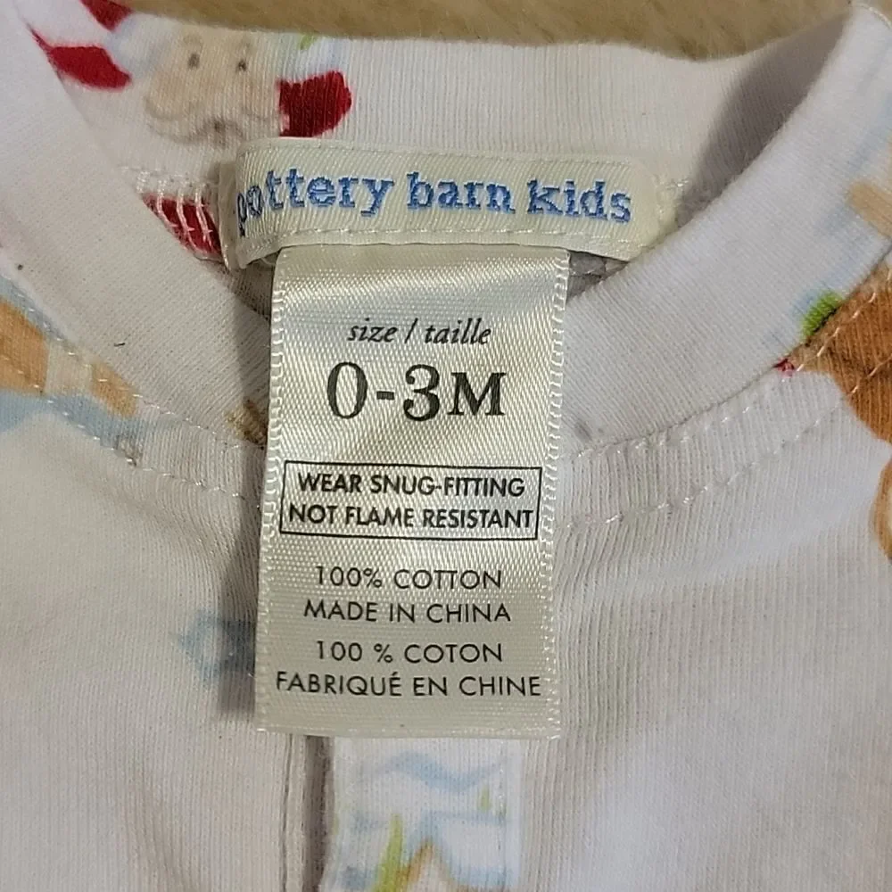 POTTERY BARN KIDS WHITE CHRISTMAS COTTON SLEEPER FOOTIE, SIZE 0-3 MONTHS